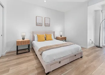 Charming LA Retreat hotel thumbnail 2