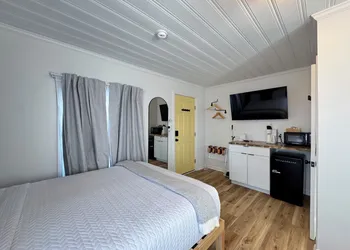 Boardwalk Inn hotel thumbnail 2