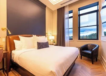 Sinclair Suites hotel thumbnail 7