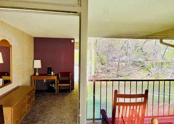 Newfound Lodge on the river hotel thumbnail 4