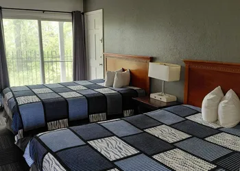 Lakeview Inn hotel thumbnail 2