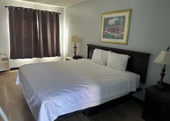 Lakeview Inn hotel thumbnail 5
