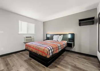 Southern Suites Kennesaw hotel thumbnail 2