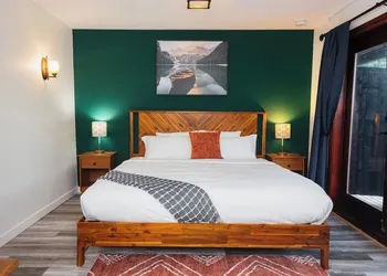 Tofino Oceanfront Hotel Suite hotel thumbnail 3