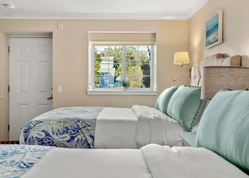 Guest House Suites hotel thumbnail 4