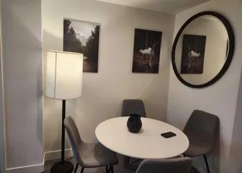 Urban Chic Apart-Hotels in Central LA hotel thumbnail 3