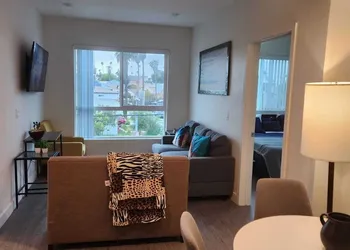 Urban Chic Apart-Hotels in Central LA hotel thumbnail 5