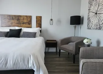 Motel au rocher du cap hotel thumbnail 2