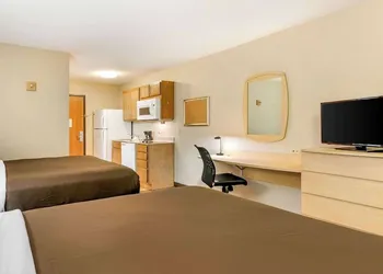 Birch Hill Suites South Bend hotel thumbnail 2