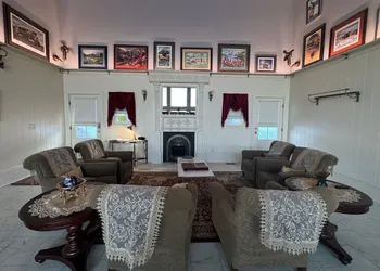 Whimsy Station hotel thumbnail 4