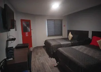 Lizvan Hotel-Motel hotel thumbnail 2