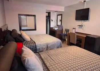 Lizvan Hotel-Motel hotel thumbnail 5