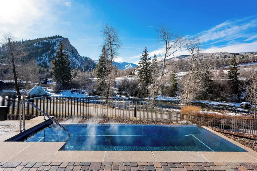 Beaver Creek Solace by Avantstay Studio w/ Resort Pool + Hot Tub Premier Avon Location hotel detail image 2