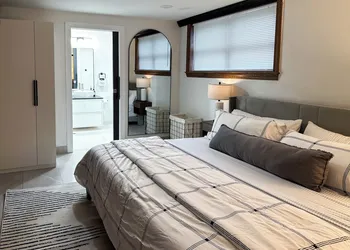 DTW Suites hotel thumbnail 5