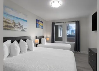 Ocean Escape Boardwalk Oceanfront hotel thumbnail 7
