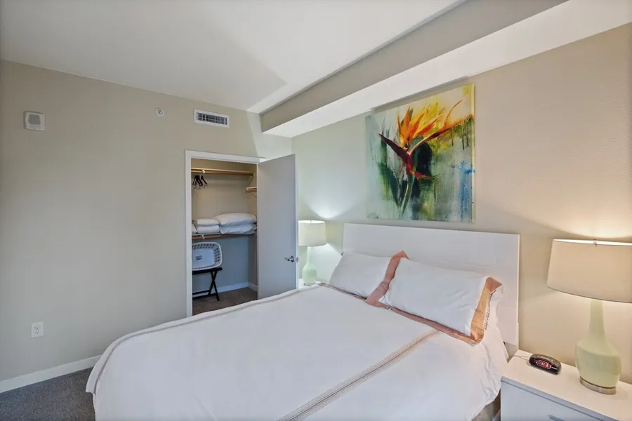 Global Luxury Suites at Woodbury hotel detail image 2