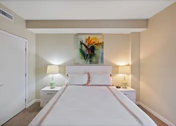 Global Luxury Suites at Woodbury hotel thumbnail 7