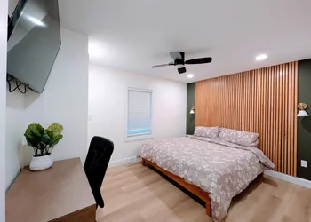 10 Burnett Home hotel thumbnail 3