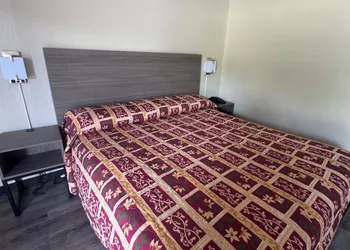 Studios & Suites 4 Less Virginia Beach hotel thumbnail 2