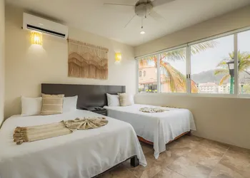 La Playa Suites Hotel Ocean Front hotel thumbnail 2