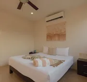 La Playa Suites Hotel Ocean Front hotel detail image 7