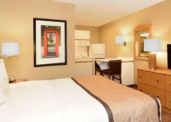 Wonderful Room in Music City hotel thumbnail 3