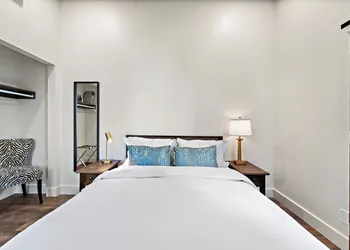 The Artifact Inn hotel thumbnail 8