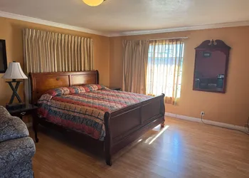 Vista Motel - Riverside hotel thumbnail 5