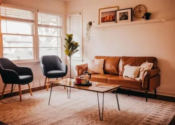 The Burrow-Cozy 3 BDRM HM - Free Parking hotel thumbnail 2