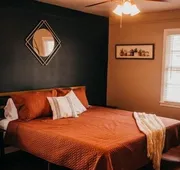 The Burrow-Cozy 3 BDRM HM - Free Parking hotel detail image 4