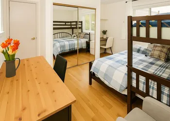 Luxury 180 degree Lake View hotel thumbnail 5