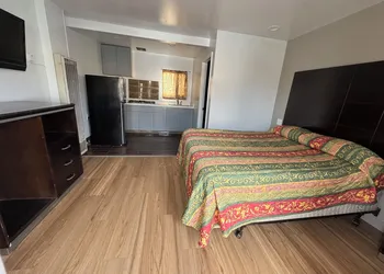 Boronda Inn hotel thumbnail 2