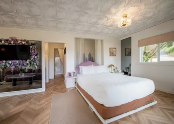 The Florentine Waterfront Hotel hotel thumbnail 5