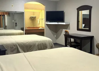 Hotel O Regency Suites Houston - IAH Beltway 8 hotel thumbnail 4