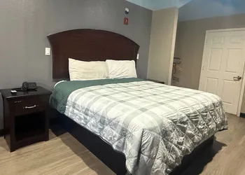 Hotel O Regency Suites Houston - IAH Beltway 8 hotel thumbnail 8