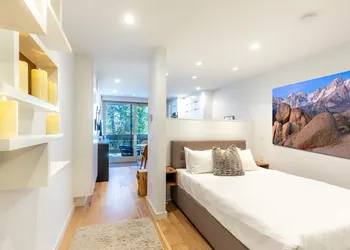 Modern Hotel-Style Studio - Timber Creek Lodge #210 by RedAwning hotel thumbnail 3