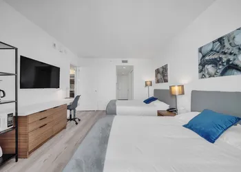1209 B hotel thumbnail 6