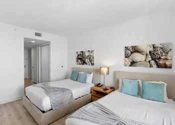 1209 B hotel thumbnail 8
