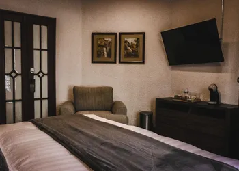Mina Suites Barrio Antiguo hotel thumbnail 4