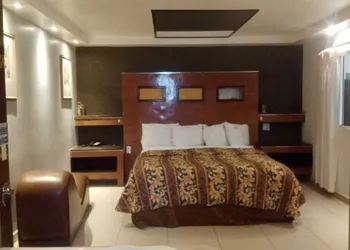 Hotel Tapatio hotel thumbnail 3