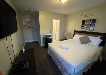 Confessions INN The Rain hotel thumbnail 4