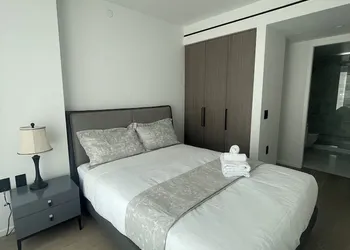 Chic Urban Stylish Condo in Downtown V hotel thumbnail 2