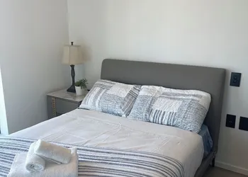 Chic Urban Stylish Condo in Downtown V hotel thumbnail 4