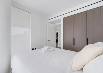 Chic Urban Stylish Condo in Downtown V hotel thumbnail 7