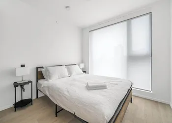 Chic Urban Stylish Condo in Downtown V hotel thumbnail 8