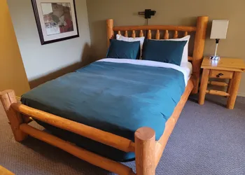 Raven's Nest Hotel hotel thumbnail 2