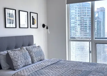 Comfy Suites Rogers Centre Free Parking hotel thumbnail 5