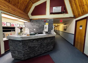 Zero-100 Motor Inn hotel thumbnail 2