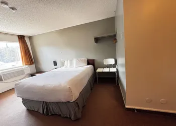 Zero-100 Motor Inn hotel thumbnail 4