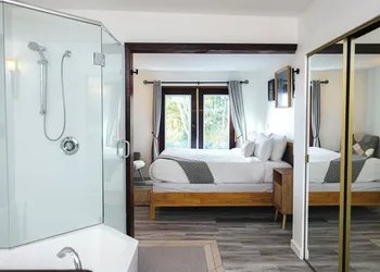 Tofino Oceanfront Hotel Suite 3 hotel thumbnail 4